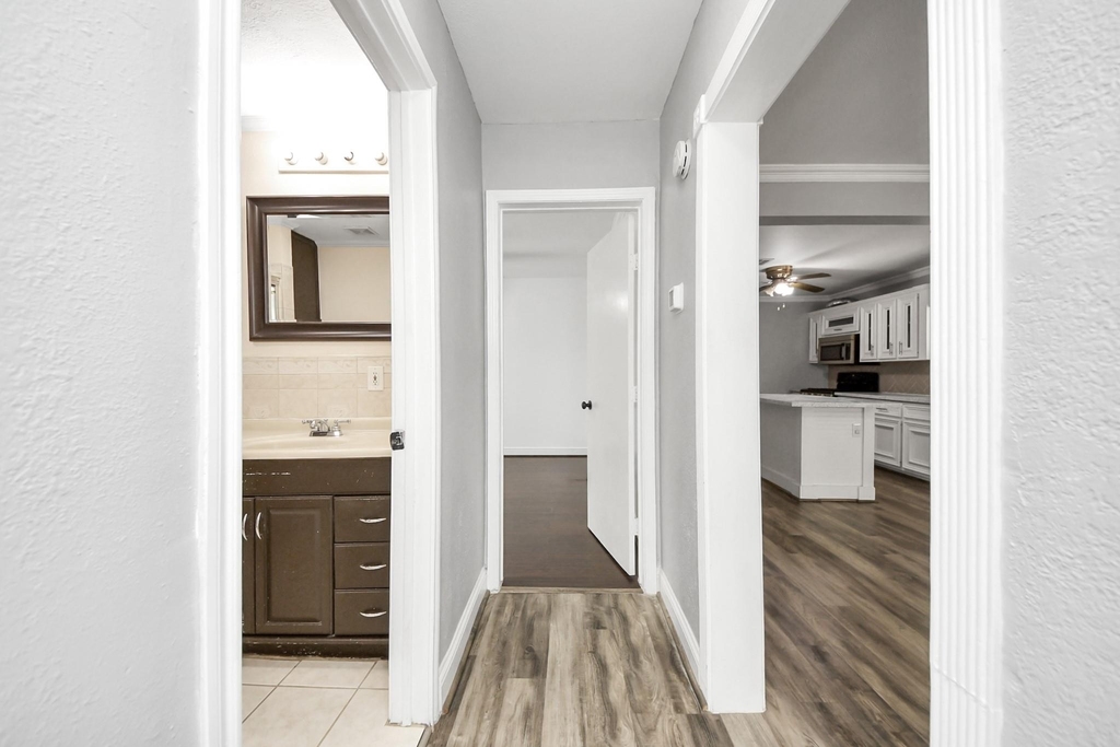 311 N Milby Street - Photo 15