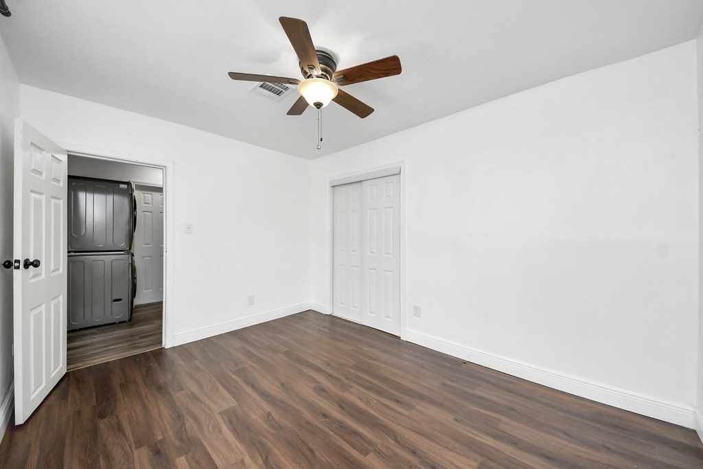 311 N Milby Street - Photo 12