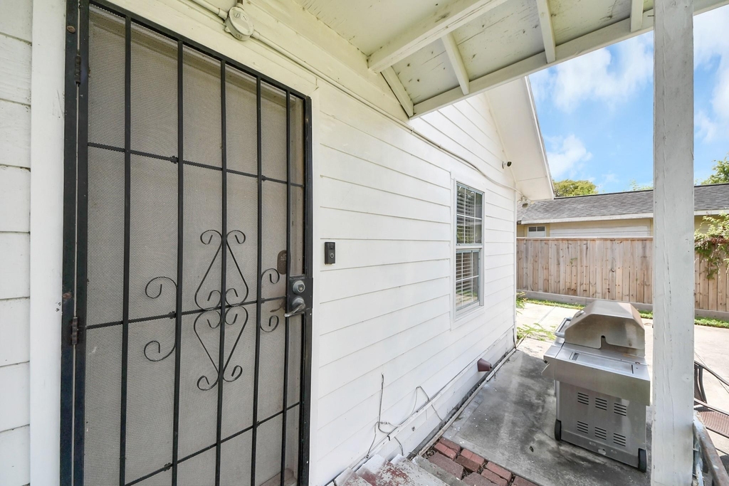 311 N Milby Street - Photo 22