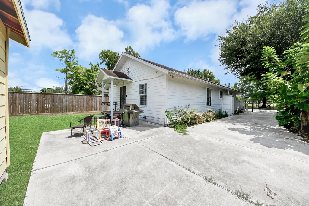 311 N Milby Street - Photo 21