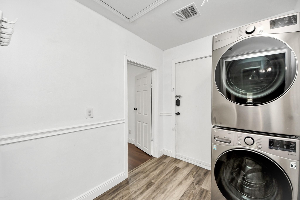 311 N Milby Street - Photo 11