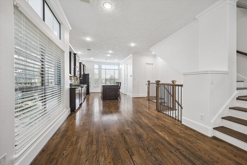 1110 W 25th Street - Photo 3