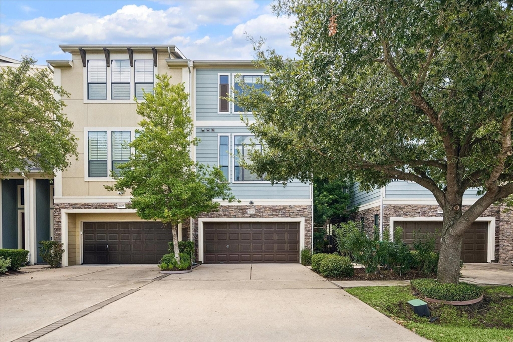 1110 W 25th Street - Photo 0
