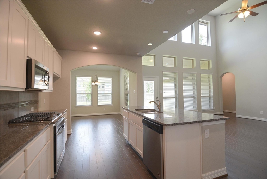2072 Brookmont Drive - Photo 3