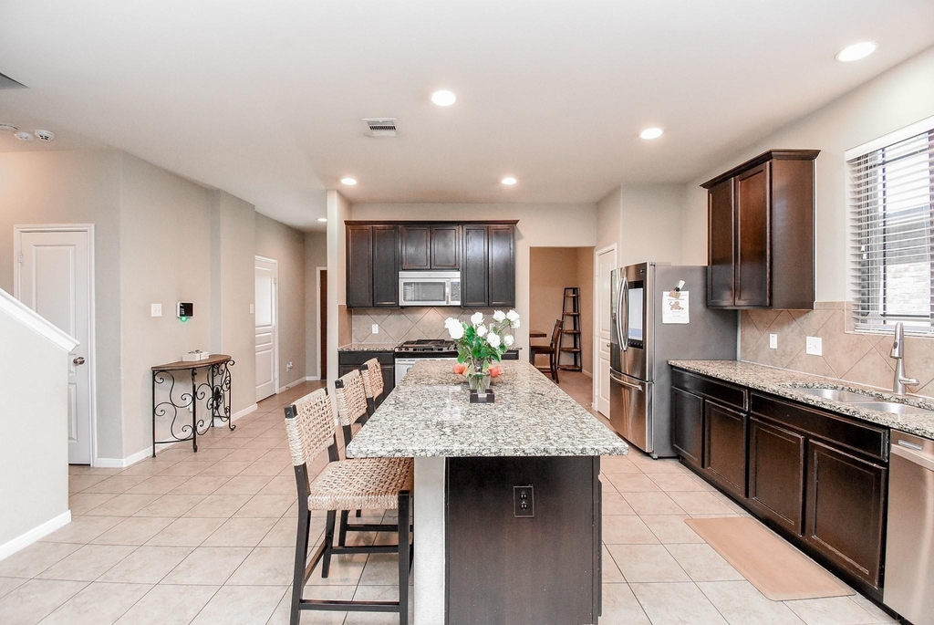8207 Running Brook Lane - Photo 5