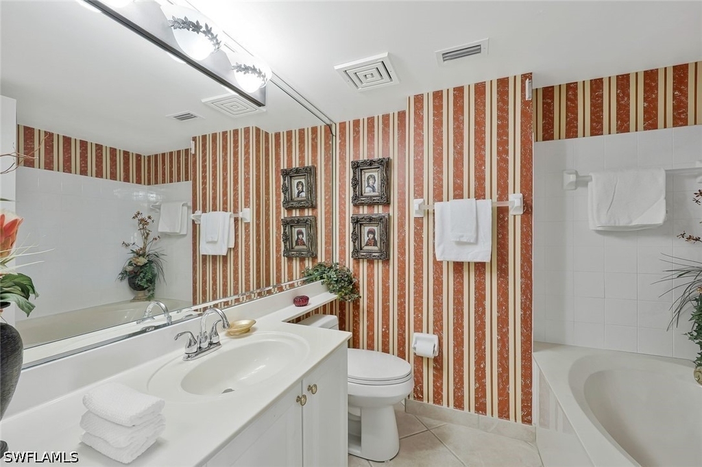 1020 S Collier Boulevard - Photo 17
