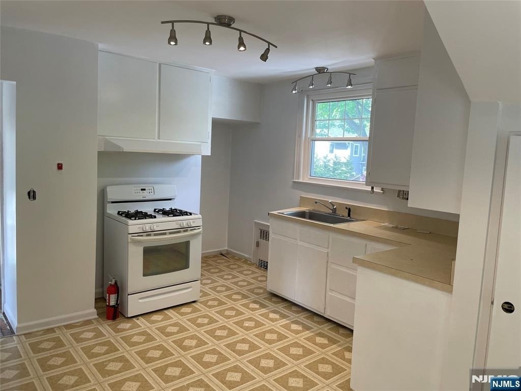 222 Glen - Photo 5