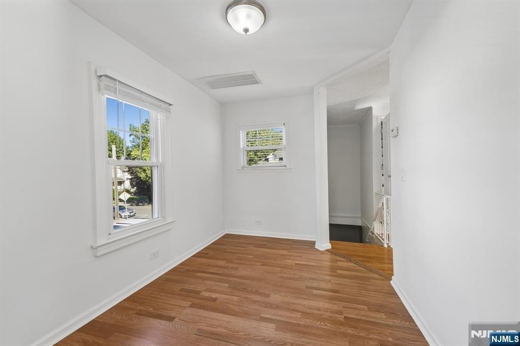 164 Washington - Photo 6