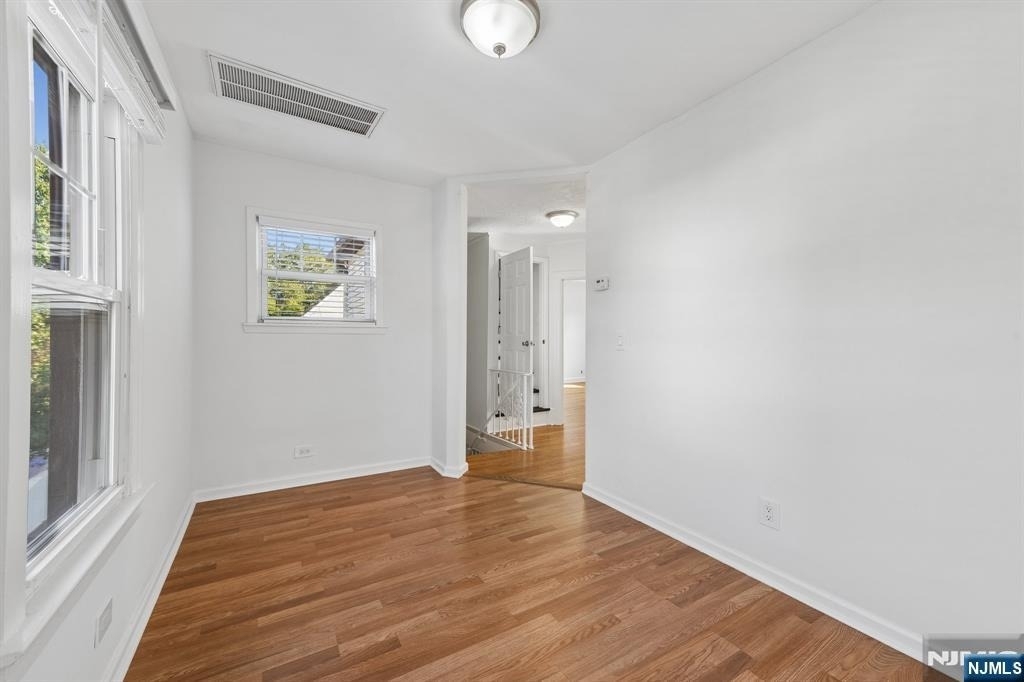 164 Washington - Photo 7