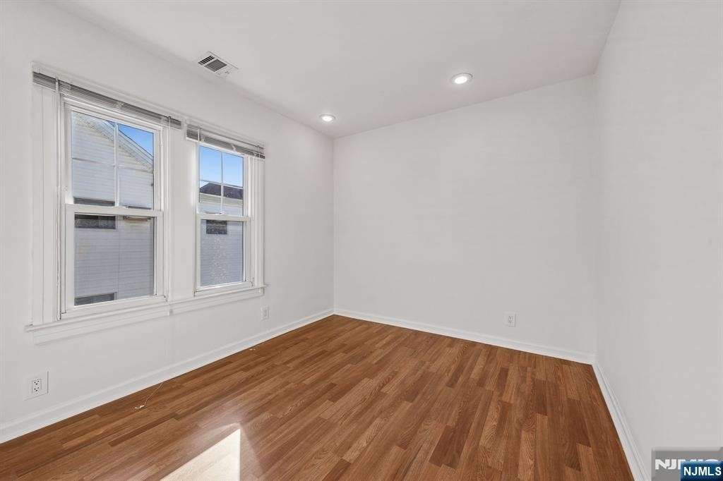 164 Washington - Photo 18