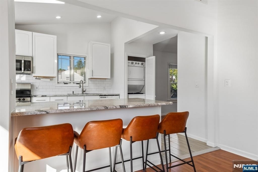 164 Washington - Photo 15
