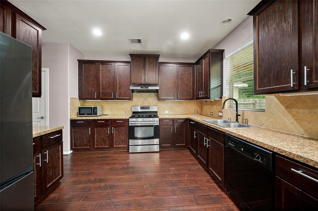 2910 Lakecrest Ridge Drive - Photo 6