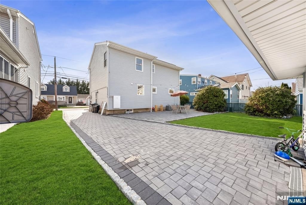 813 Morton - Photo 2