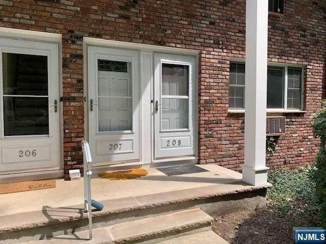 208 Washington - Photo 10