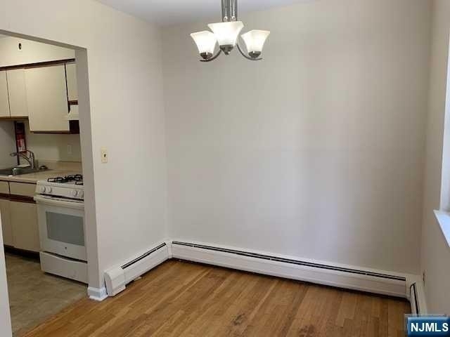208 Washington - Photo 3