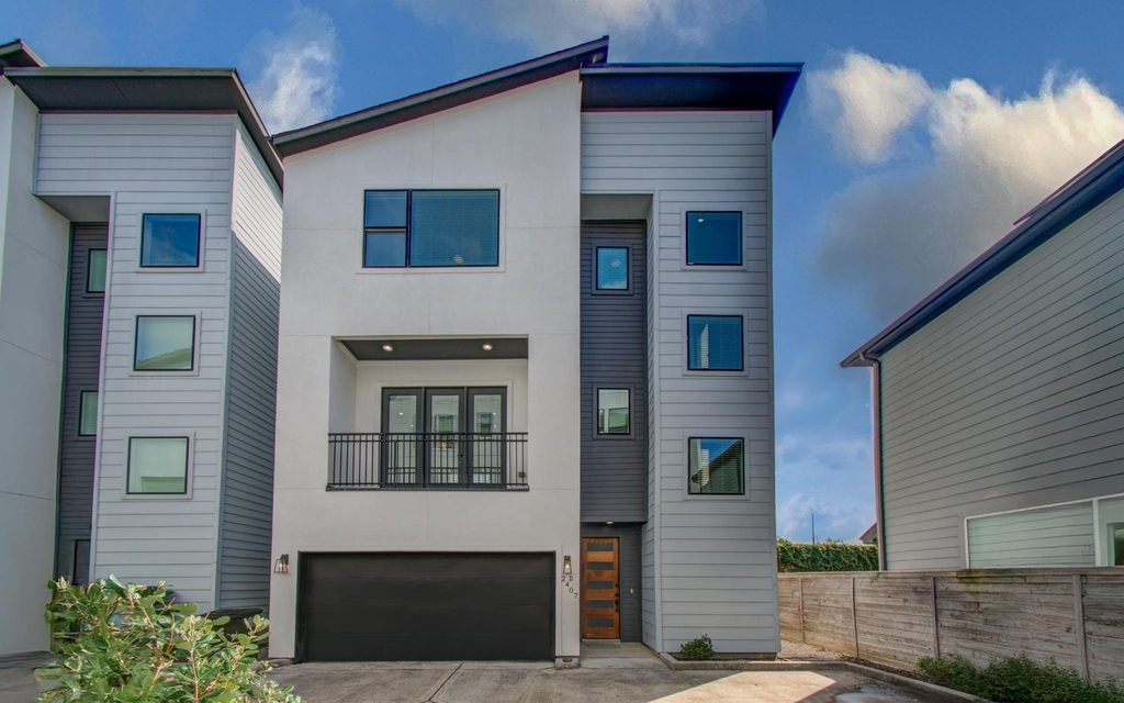 2407 Anita Street - Photo 0