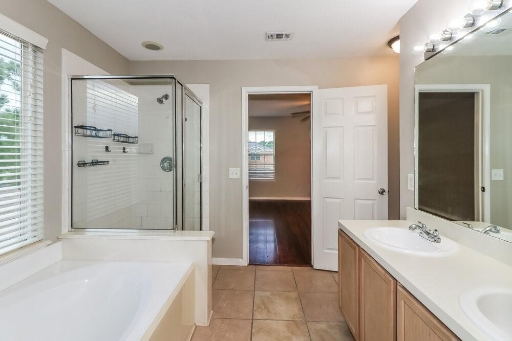 19119 Royal Isle Drive - Photo 10