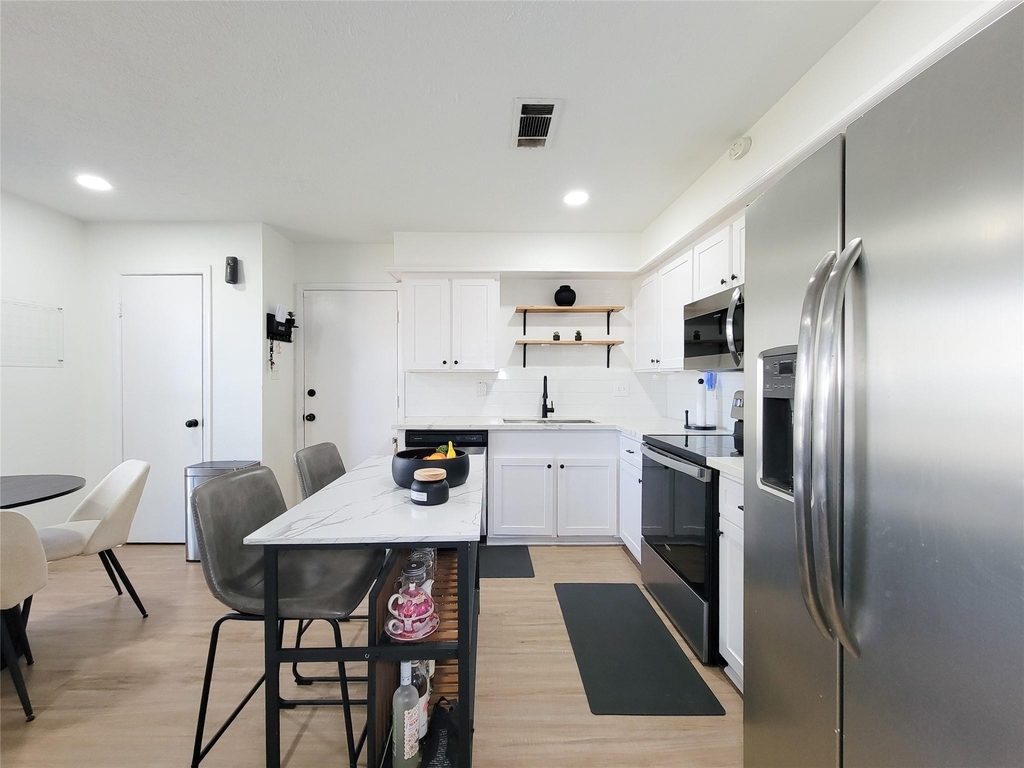 4910 27th Street - Photo 2