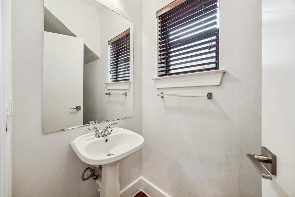 4427 Eigel Street - Photo 8