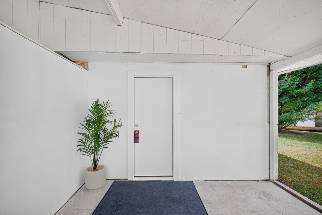 6910 Bintliff Boulevard - Photo 2
