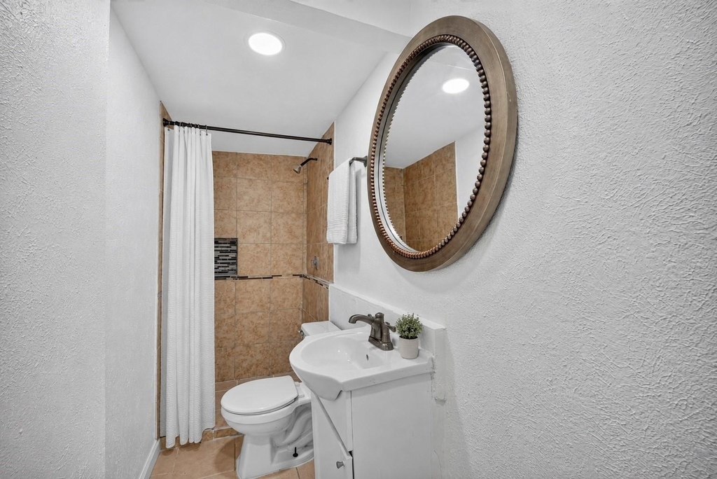 6910 Bintliff Boulevard - Photo 15