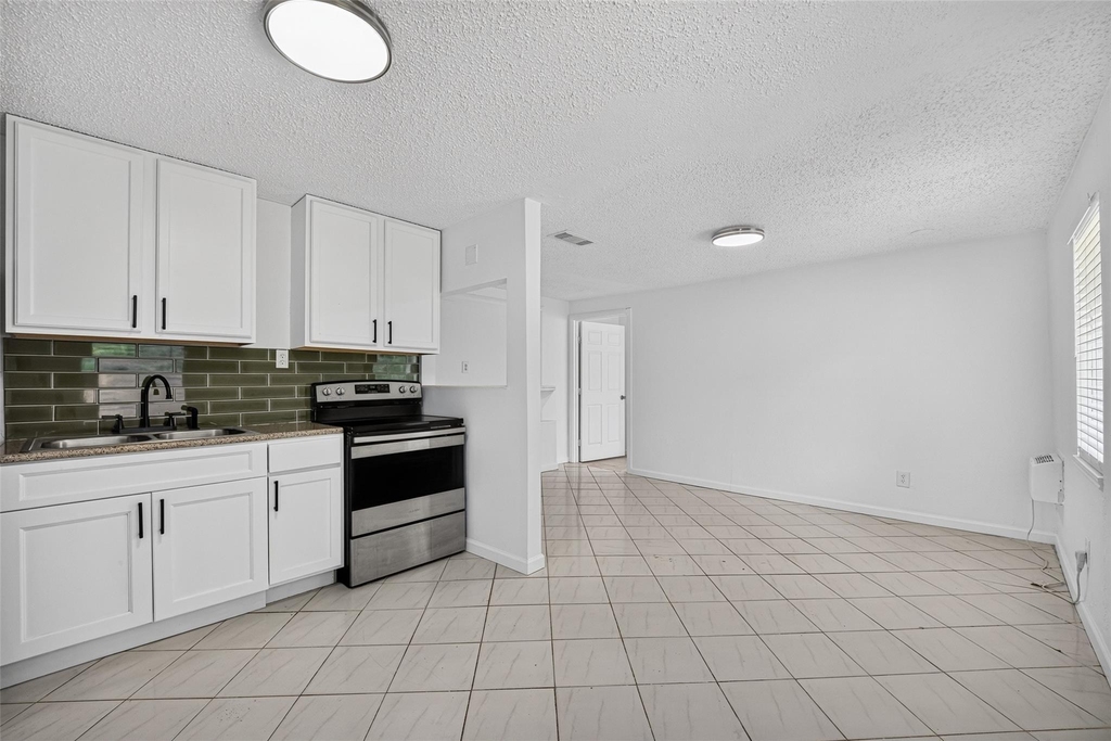 6910 Bintliff Boulevard - Photo 4