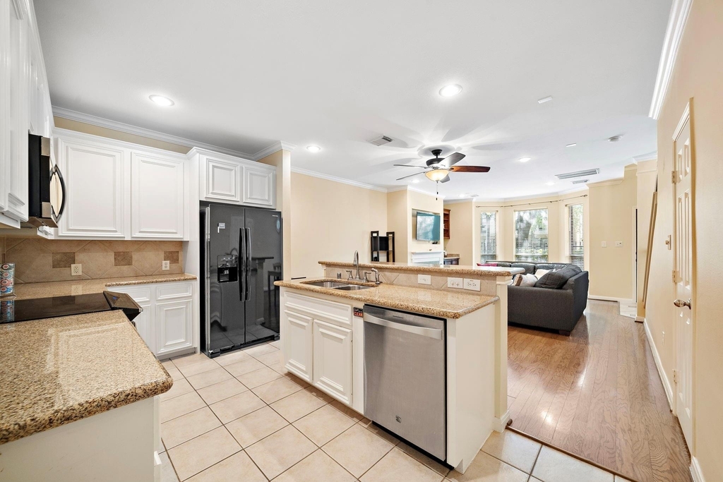 90 Mcgowen St - Photo 9