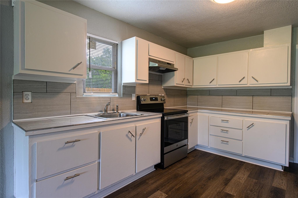6811 Mike Street - Photo 6