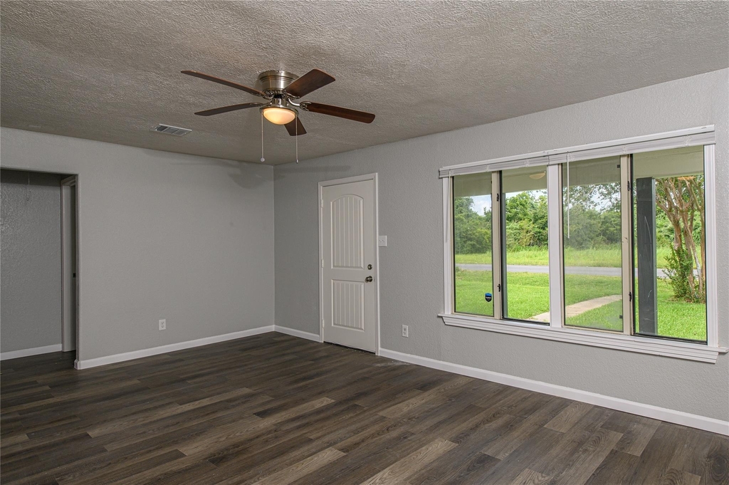 6811 Mike Street - Photo 4