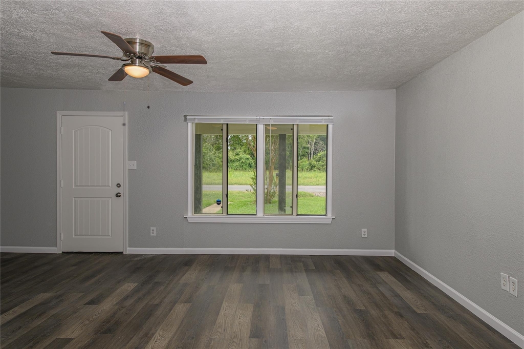 6811 Mike Street - Photo 2