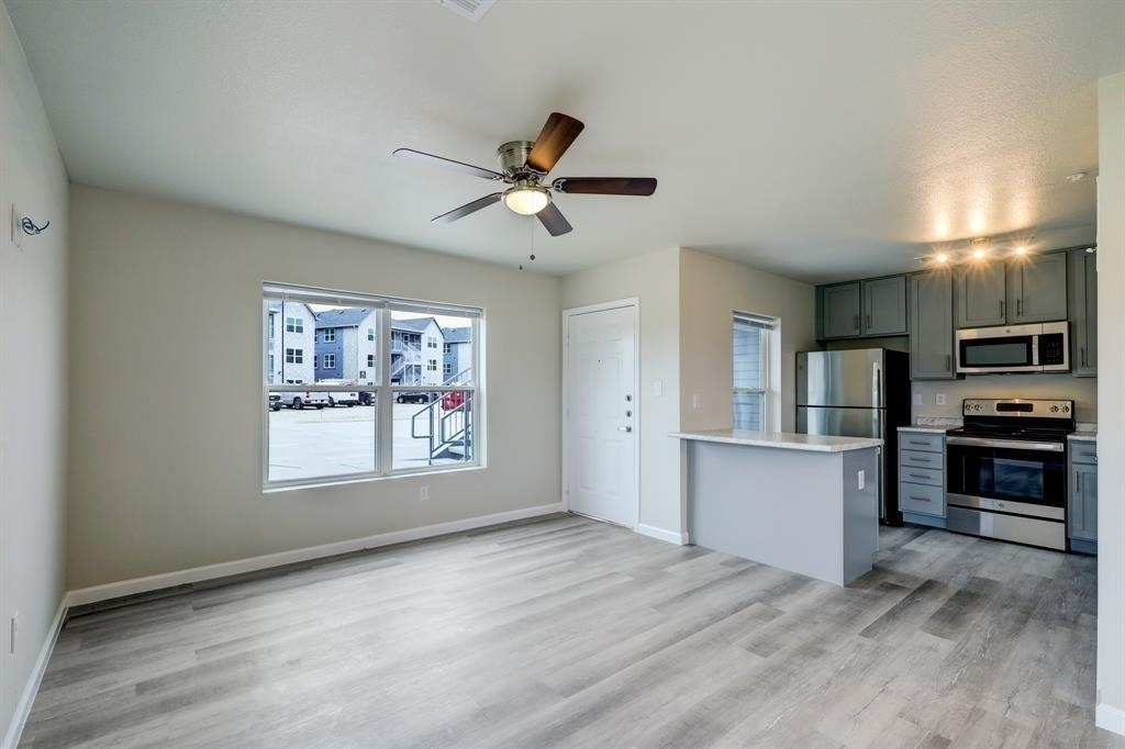 155 Plez Morgan Drive - Photo 3