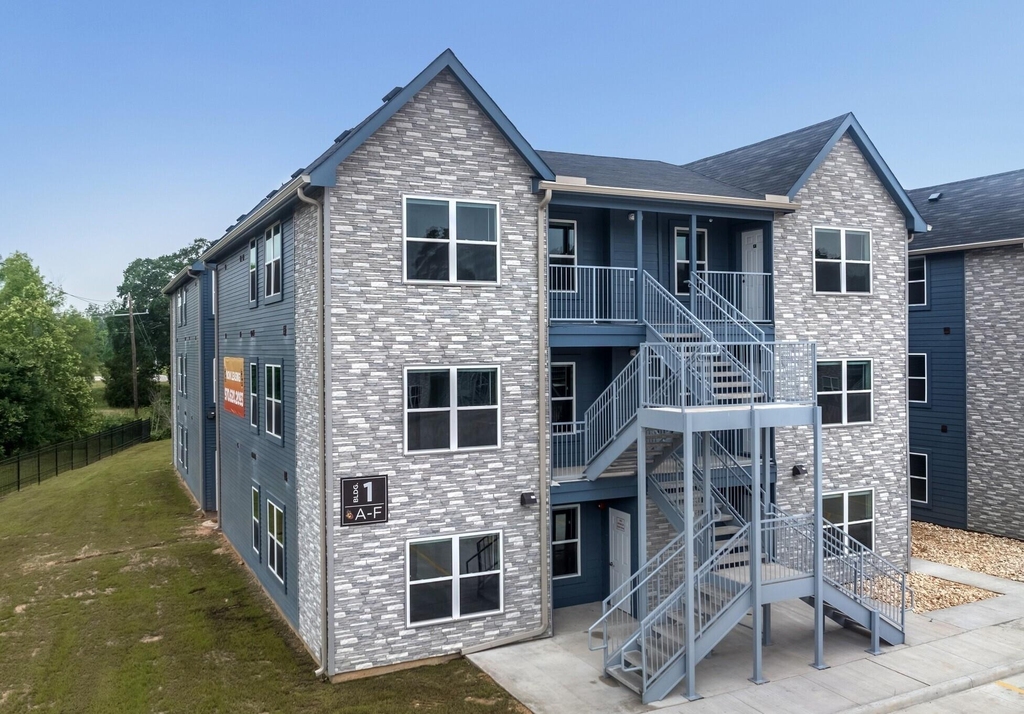 155 Plez Morgan Drive - Photo 1