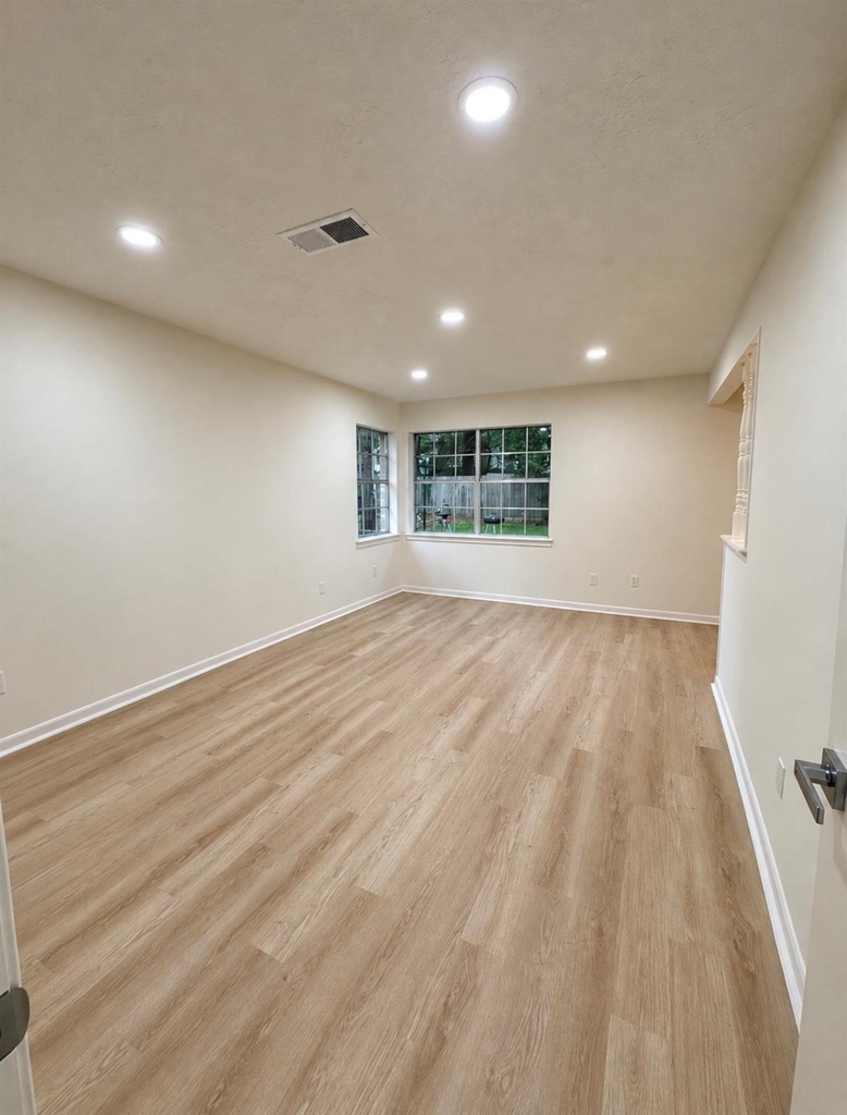 2111 Riverlawn Drive - Photo 11