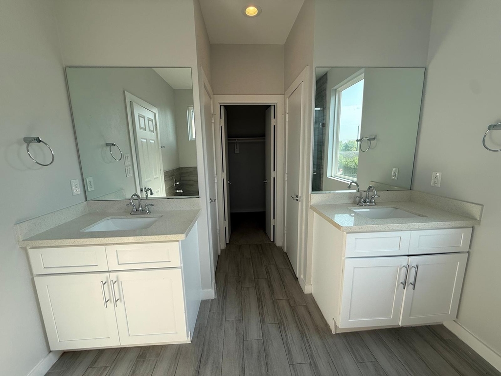 4923 Higgins St Street - Photo 7