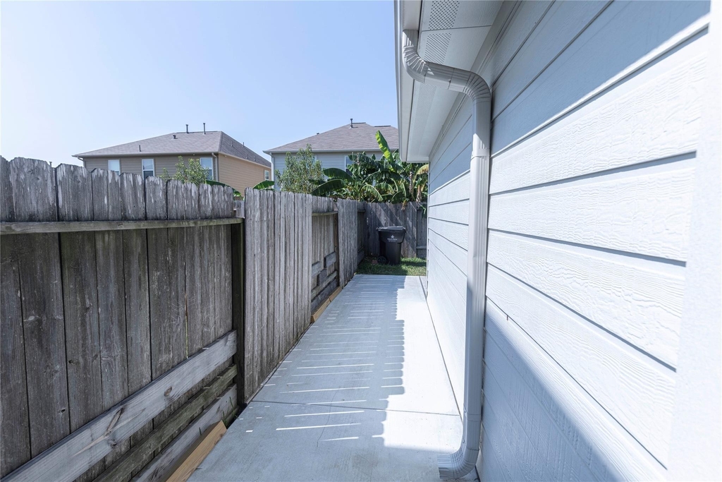 5027 Lamppost Hill Court - Photo 3