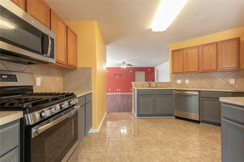 5027 Lamppost Hill Court - Photo 15