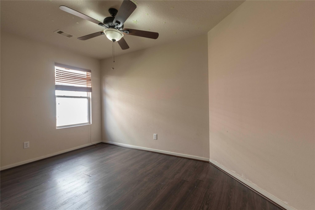 5027 Lamppost Hill Court - Photo 16