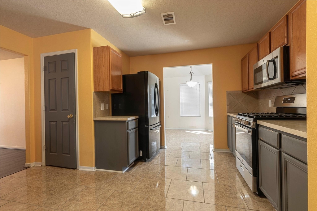 5027 Lamppost Hill Court - Photo 8
