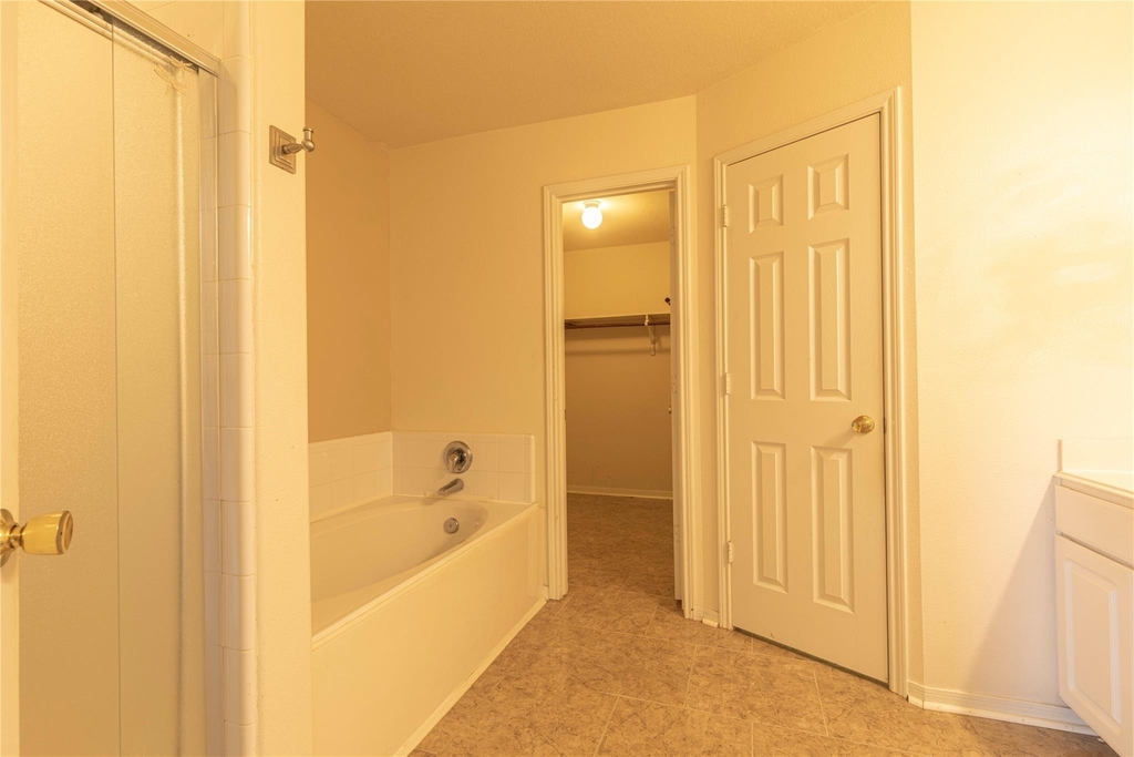 5027 Lamppost Hill Court - Photo 23