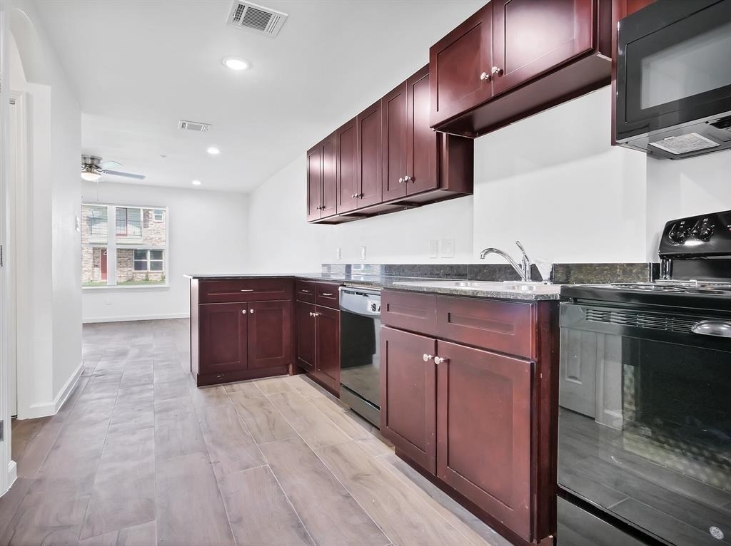223 Fairfax Lane - Photo 4