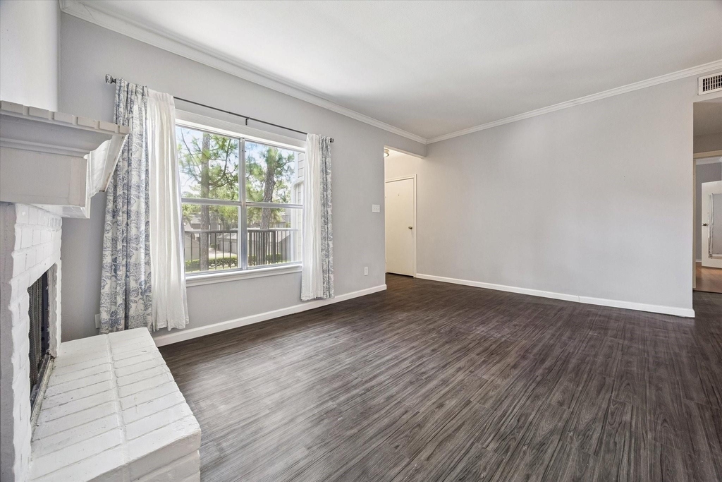 702 Bering Drive - Photo 3