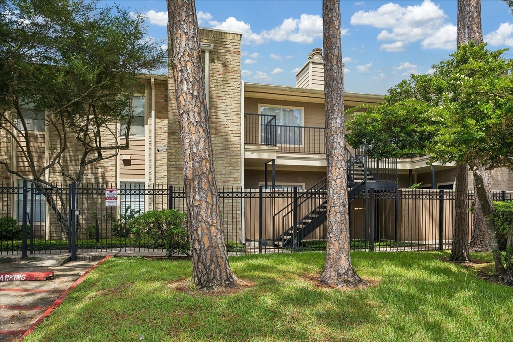 702 Bering Drive - Photo 17