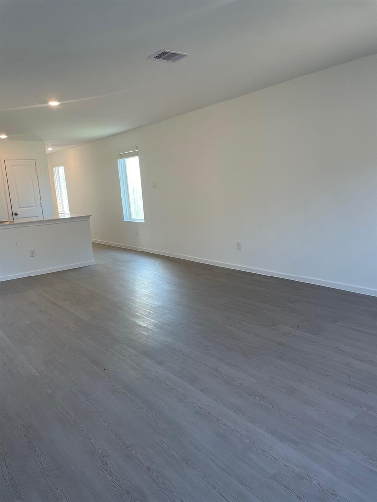 3654 Duplet Avenue - Photo 5