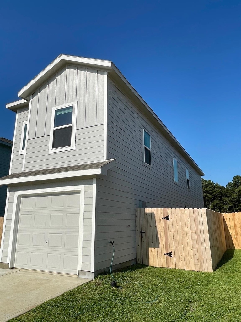3654 Duplet Avenue - Photo 1