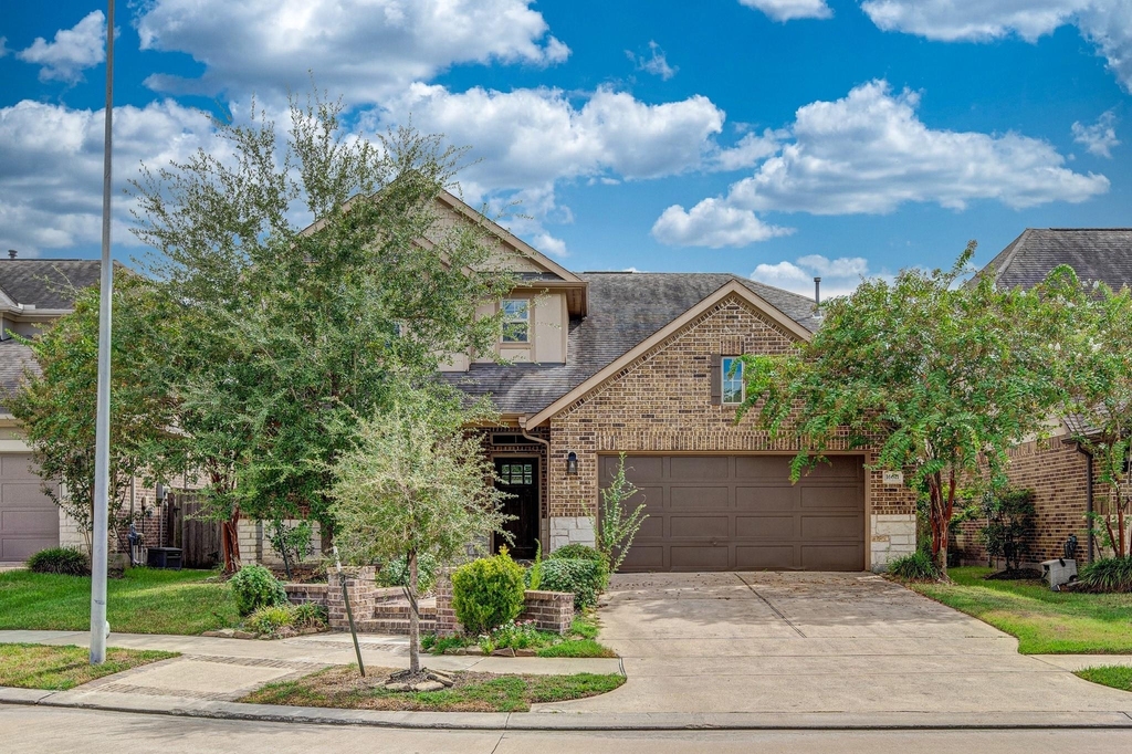 16611 Highland Country Drive - Photo 0
