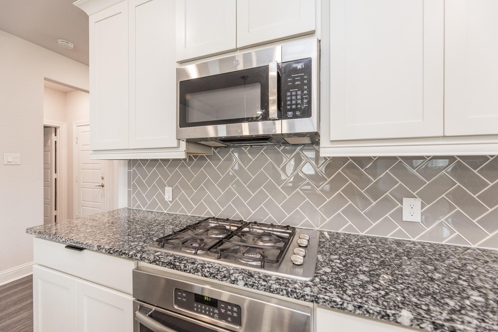 16611 Highland Country Drive - Photo 17