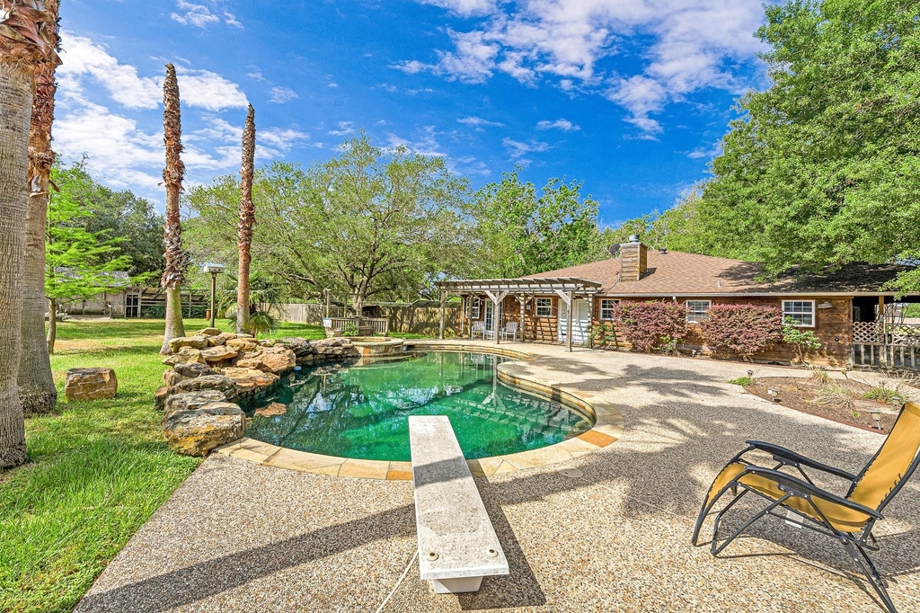 18718 Vickers Road - Photo 12
