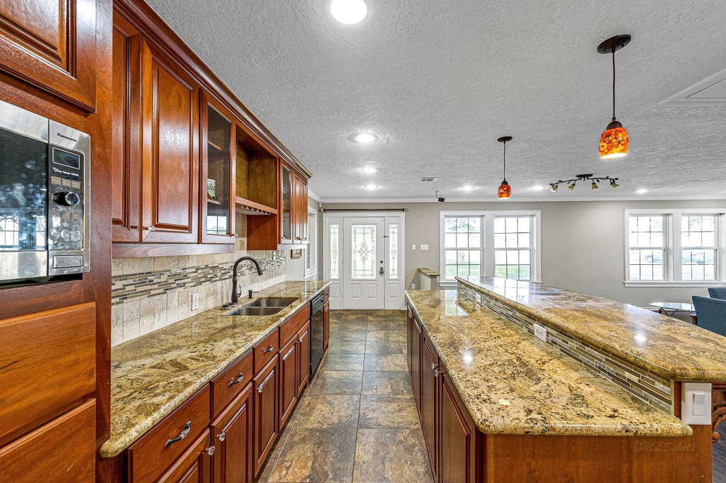 18718 Vickers Road - Photo 26