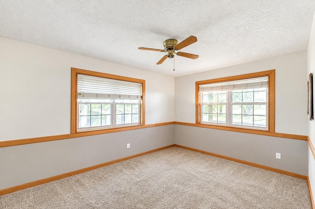 18718 Vickers Road - Photo 39
