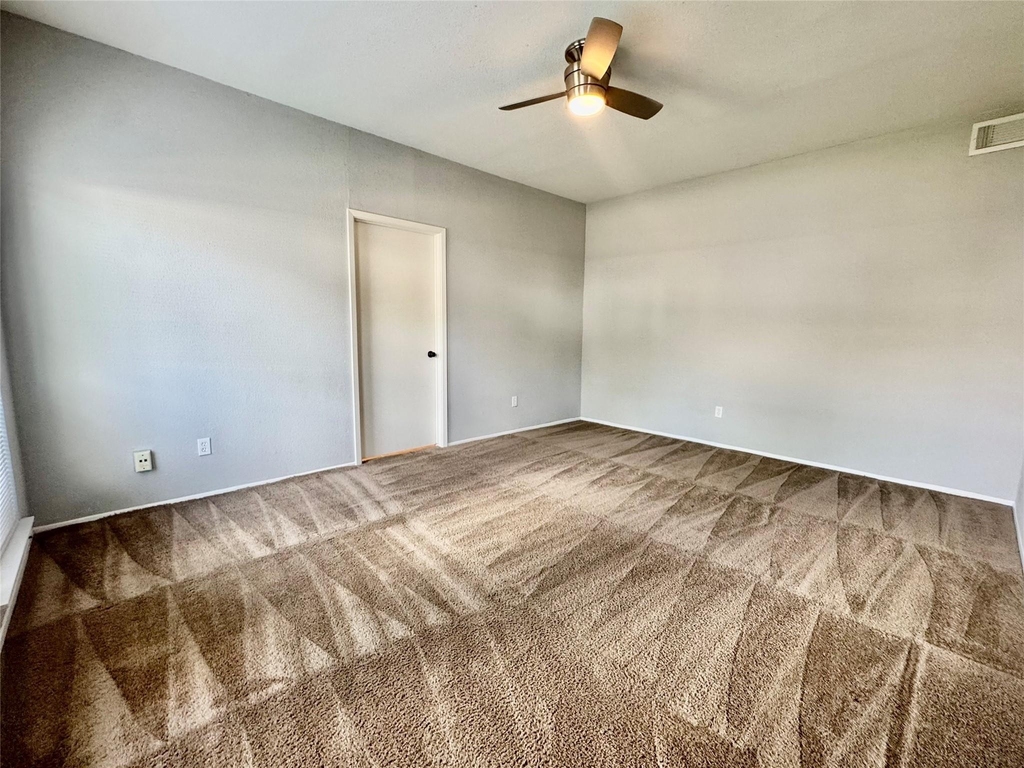 2425 Augusta Dr - Photo 10